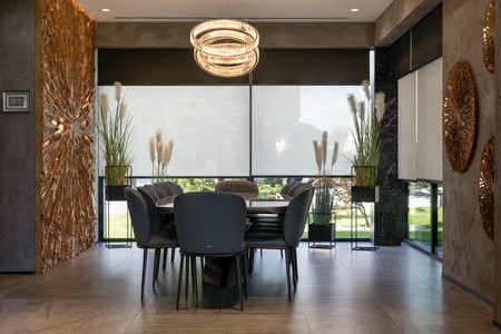 Roller Shades: A Year-Round Solution for Comfort and Energy Efficiency